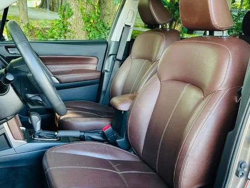 Used 2018 Subaru Forester 2.5i Touring AWD/4WD image 10