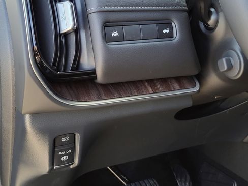 New 2026 Nissan Armada SL w/ Captain's Chari Seat Package image 21