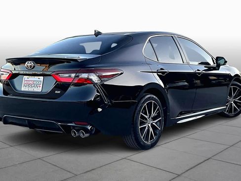 Used 2022 Toyota Camry SE image 12