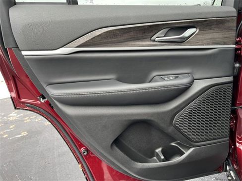 New 2025 Jeep Grand Cherokee Limited w/ Trailer Tow Package image 33