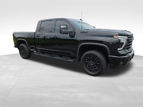 Used 2024 Chevrolet Silverado 2500 LTZ w/ LTZ Plus Package AWD/4WD image 4
