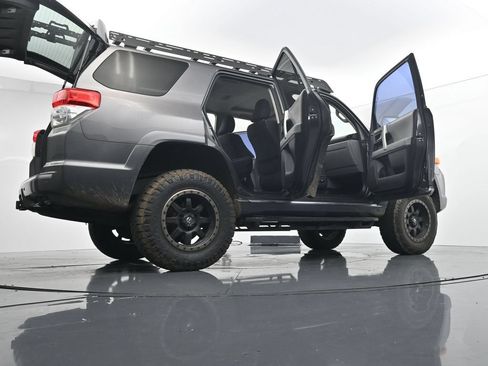 Used 2010 Toyota 4Runner SR5 AWD/4WD image 29