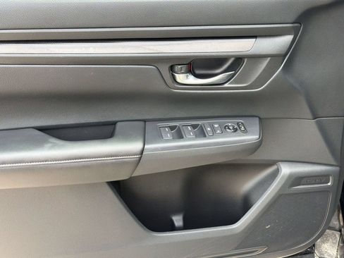 Used 2025 Honda CR-V LX image 13