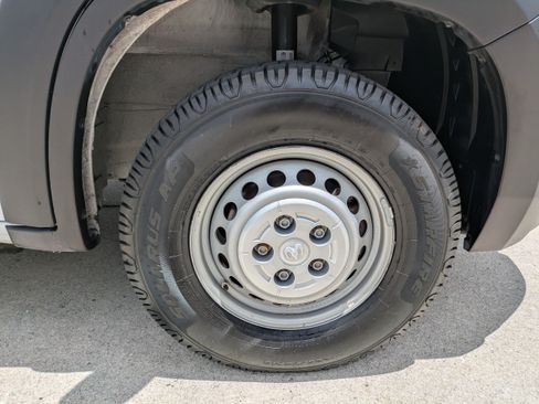 Used 2024 RAM ProMaster 2500 w/ Convenience Group FWD image 11