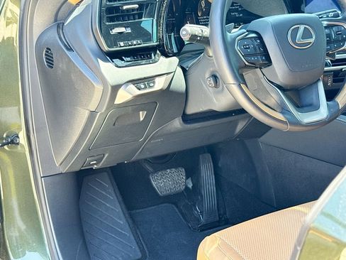 Used 2025 Lexus RX 350 Premium w/ Accessory Package (Z1) FWD image 18