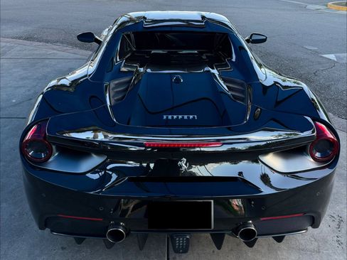 Used 2018 Ferrari 488 Spider RWD image 5