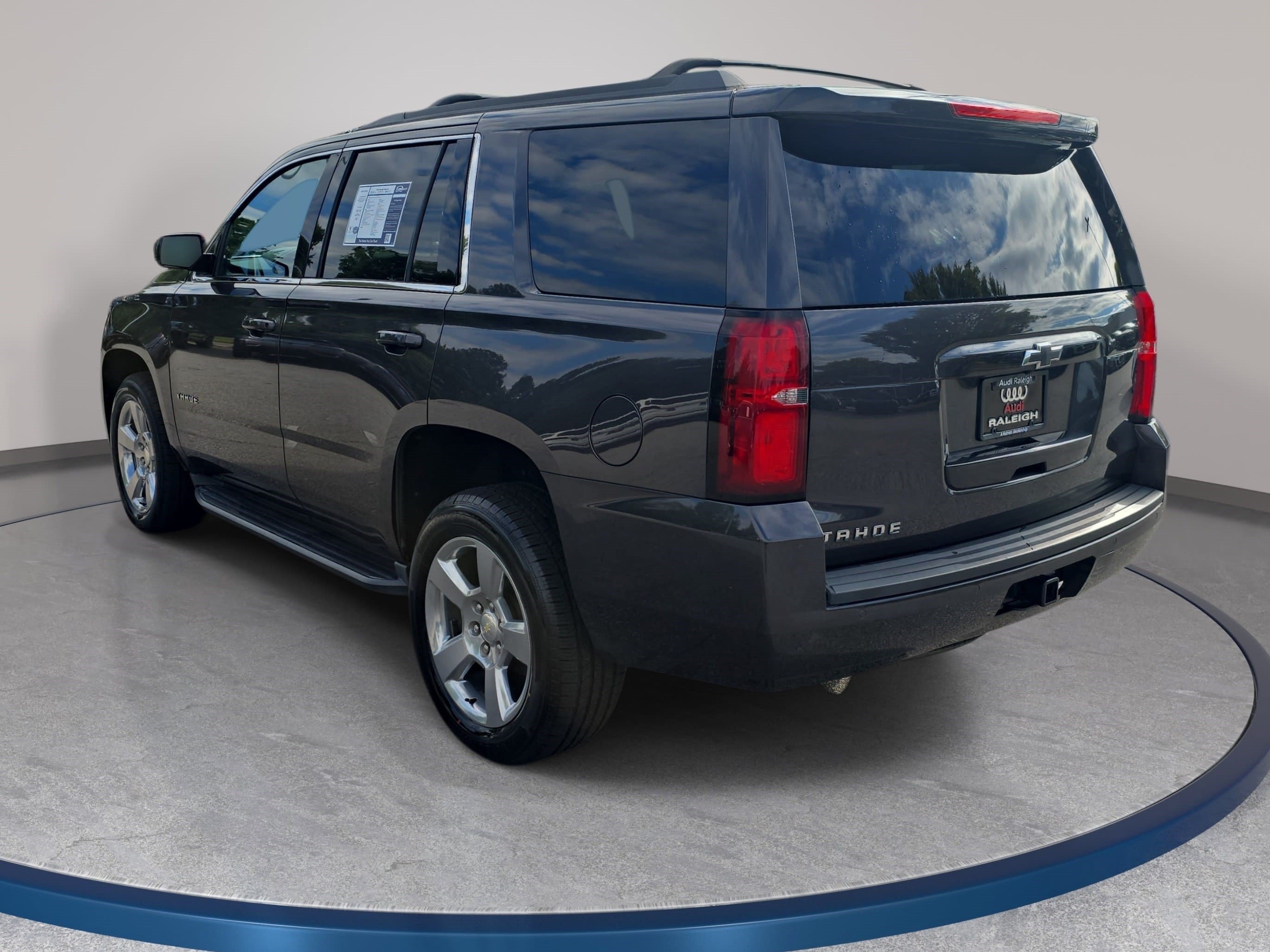 Used 2018 Chevrolet Tahoe LS w/ Enhanced Driver Alert Package RWD image 7