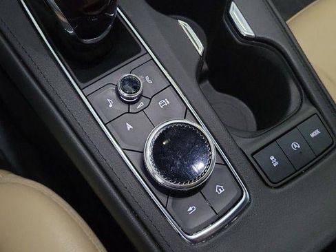 Certified 2024 Cadillac XT4 Luxury FWD image 29