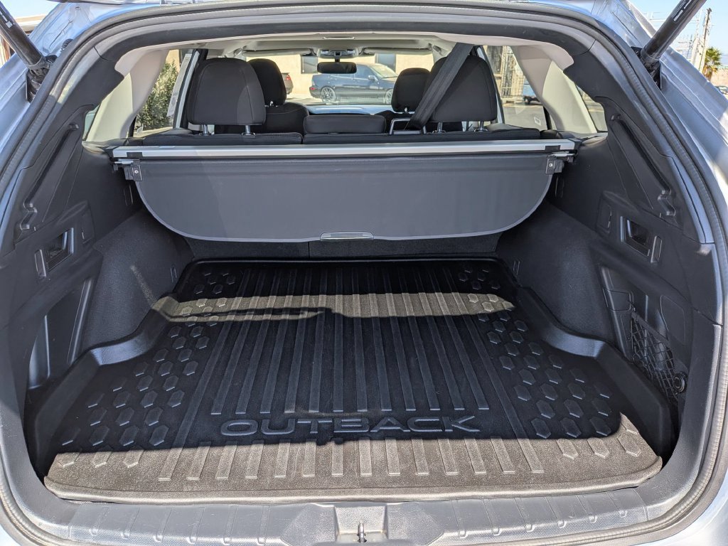 Used 2025 Subaru Outback Premium AWD/4WD image 28