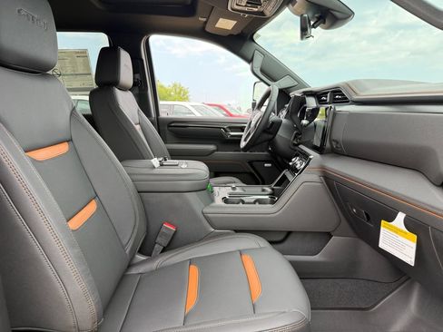 New 2026 GMC Sierra 2500 AT4 w/ AT4 Premium Plus Package AWD/4WD image 42