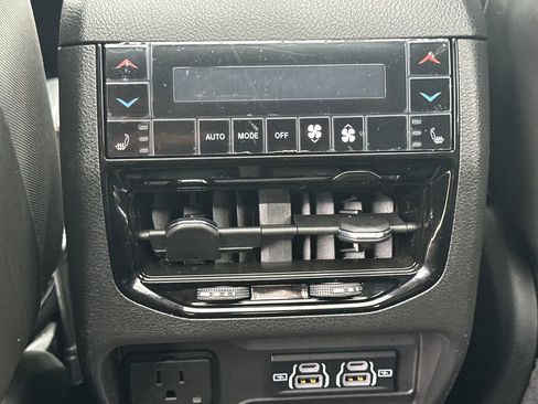 Used 2024 Jeep Grand Cherokee L Overland w/ Advanced Protech Group III image 25