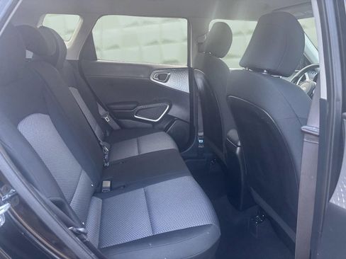 Used 2021 Kia Soul LX image 19