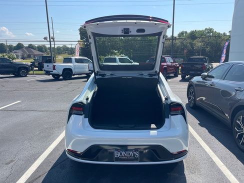 New 2026 Toyota Prius XLE FWD image 13