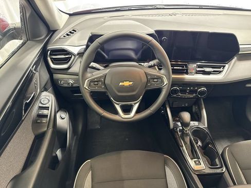 Used 2024 Chevrolet TrailBlazer LT w/ Convenience Package AWD/4WD image 15