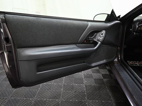 Used 1993 Chevrolet Camaro Z28 image 18