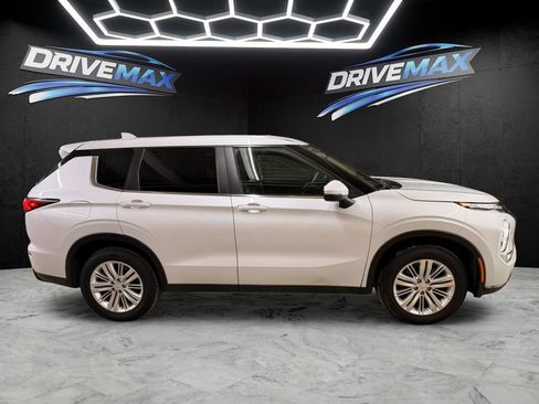 Used 2022 Mitsubishi Outlander ES AWD/4WD image 4