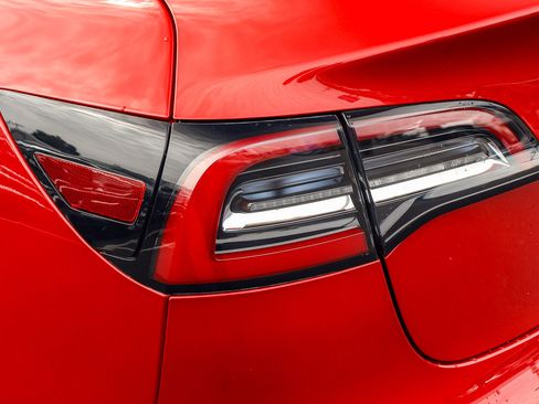 Used 2018 Tesla Model 3 Long Range image 24