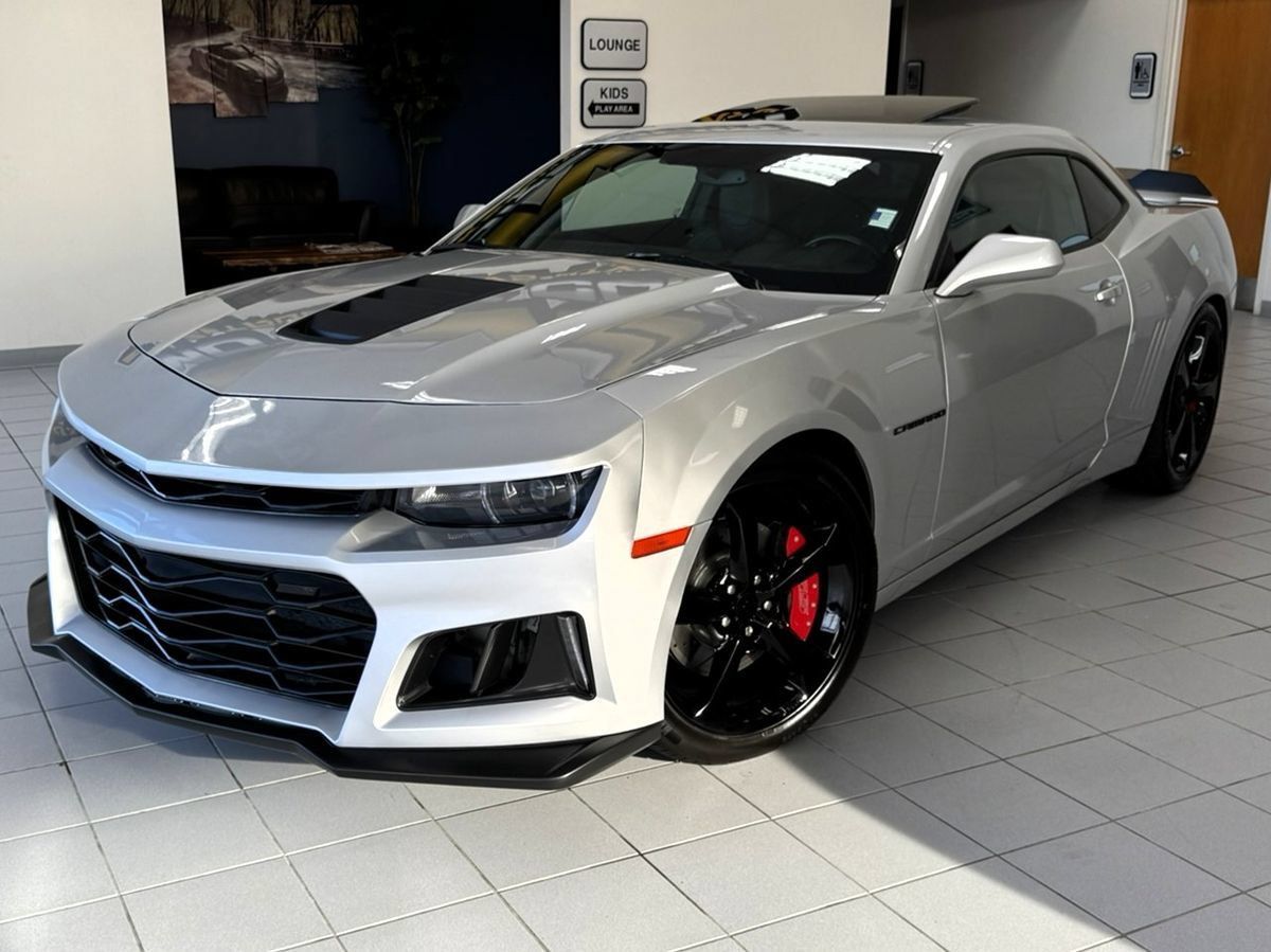 Used 2014 Chevrolet Camaro SS w/ RS Package RWD image 1