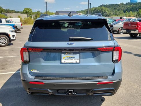 Used 2025 Ford Explorer ST-Line RWD image 4