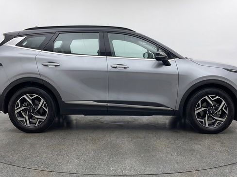 Used 2025 Kia Sportage LX FWD image 11