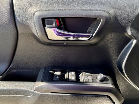 Used 2021 Toyota Tacoma TRD Off-Road image 20