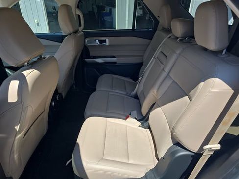 Used 2023 Ford Explorer Limited AWD/4WD image 14