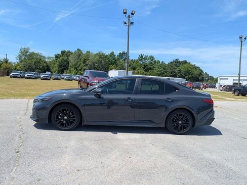 Used 2025 Toyota Camry SE FWD image 5