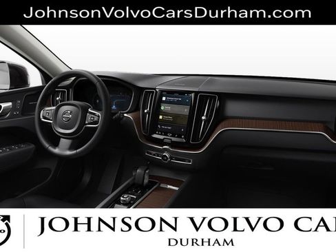 Used 2023 Volvo XC60 B5 Plus image 5
