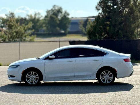 Used 2016 Chrysler 200 Limited w/ Convenience Group FWD image 8