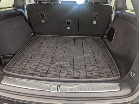 Certified 2024 Jeep Grand Cherokee Overland w/ Luxury Tech Group IV AWD/4WD image 30