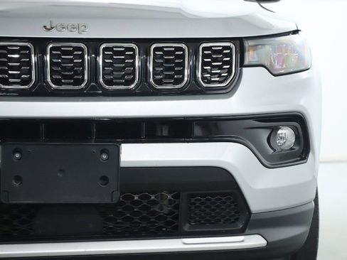 Used 2025 Jeep Compass Limited AWD/4WD image 8