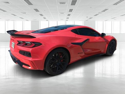 Used 2025 Chevrolet Corvette Z06 image 4