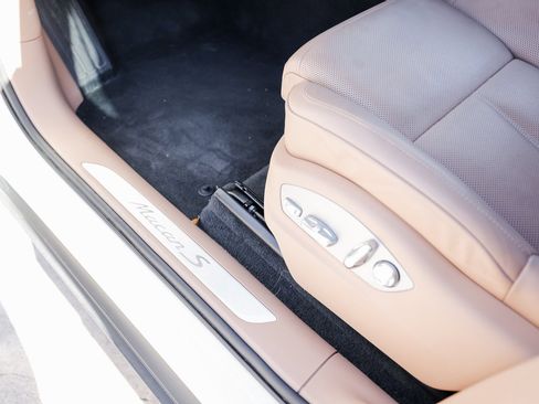 Certified 2022 Porsche Macan S image 14