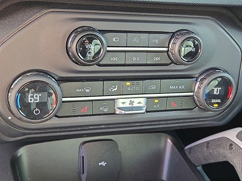 Used 2023 Ford Bronco Outer Banks image 16