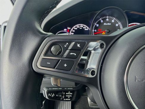 Used 2022 Porsche Cayenne Turbo AWD/4WD image 13