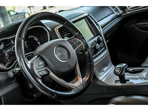 Used 2015 Jeep Grand Cherokee Limited w/ Luxury Group II AWD/4WD image 16