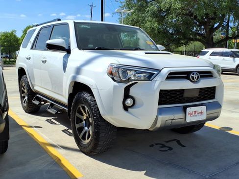 Used 2020 Toyota 4Runner TRD Off-Road image 3