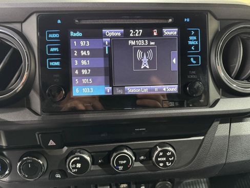Used 2019 Toyota Tacoma TRD Sport AWD/4WD image 23