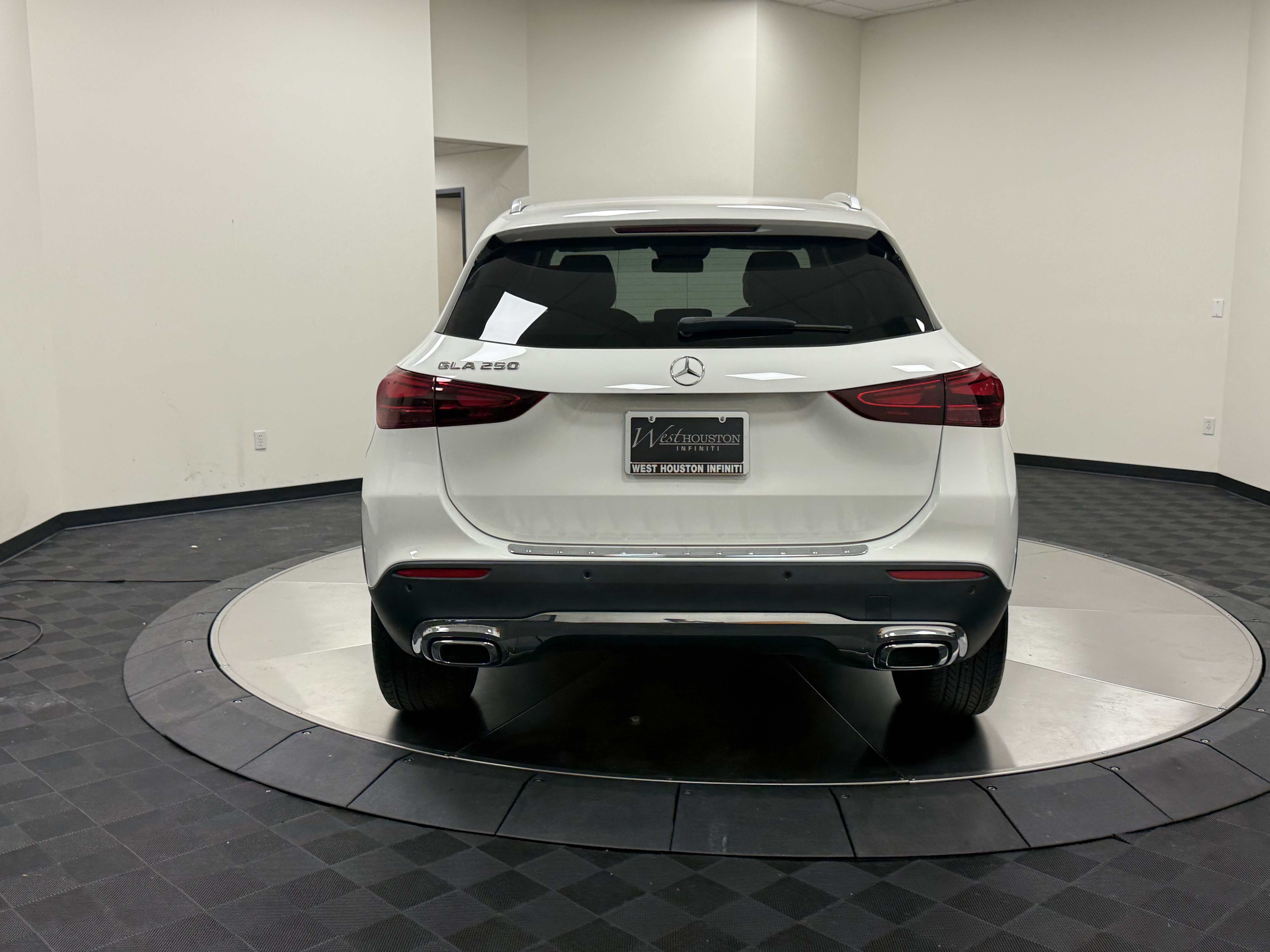 Used 2025 Mercedes-Benz GLA 250 image 6