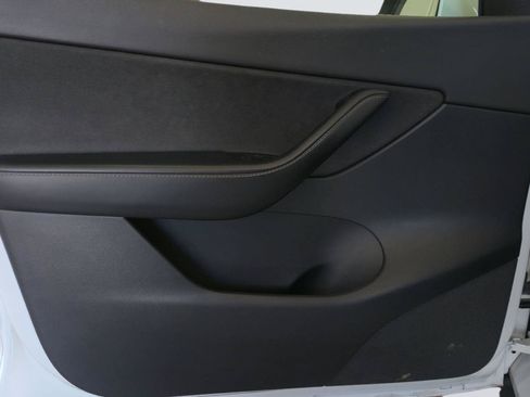 Used 2022 Tesla Model Y Performance AWD/4WD image 13