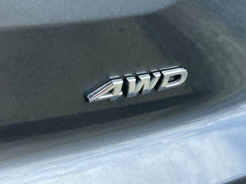 Used 2025 Nissan Pathfinder S image 13