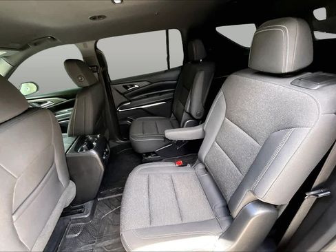 Used 2025 Chevrolet Traverse LT w/ Driver Confidence Package FWD image 21