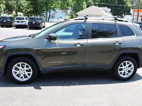 Used 2015 Jeep Cherokee Latitude w/ Cold Weather Group AWD/4WD image 4