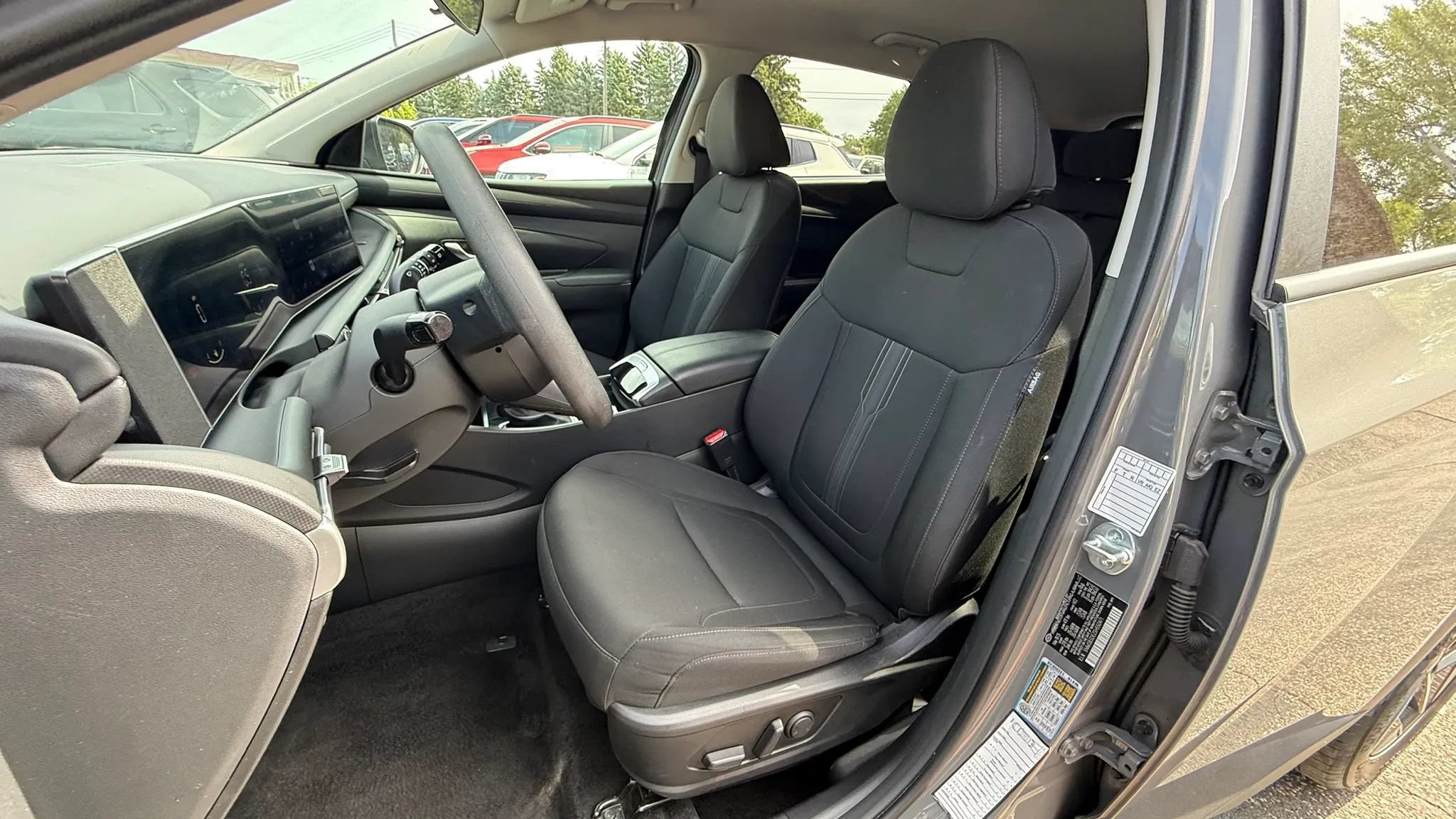 Used 2025 Hyundai Tucson SEL FWD image 18
