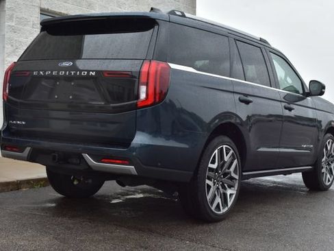 Used 2025 Ford Expedition Platinum w/ Platinum Ultimate Package AWD/4WD image 18