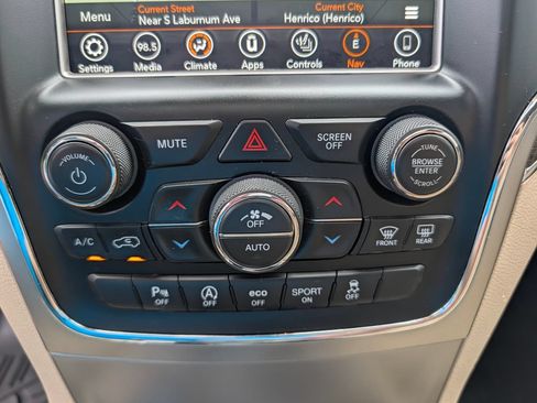 Used 2018 Jeep Grand Cherokee Limited AWD/4WD image 6