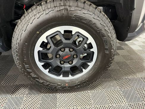 Used 2026 Toyota 4Runner TRD Off-Road Premium AWD/4WD image 32