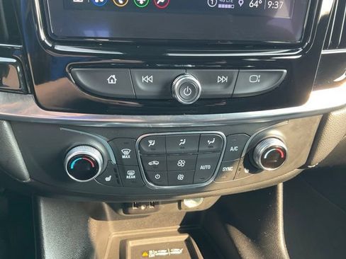 Used 2022 Chevrolet Traverse LT w/ LPO, 'HIT The Road' Package AWD/4WD image 7