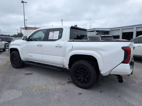 Used 2024 Toyota Tacoma SR5 RWD image 5