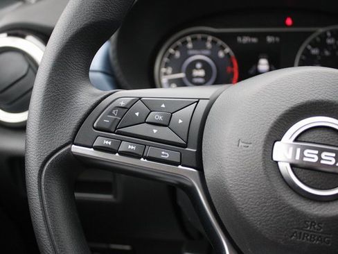 New 2025 Nissan Versa SV w/ Trunk Package image 10